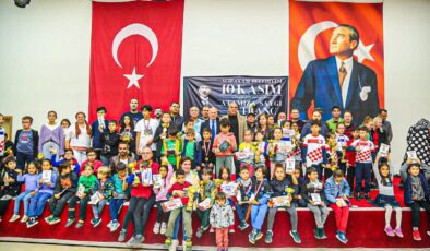 <strong>ACIPAYAM’DA ATAYA SAYGI SATRANÇ TURNUVASI DÜZENLENDİ</strong>