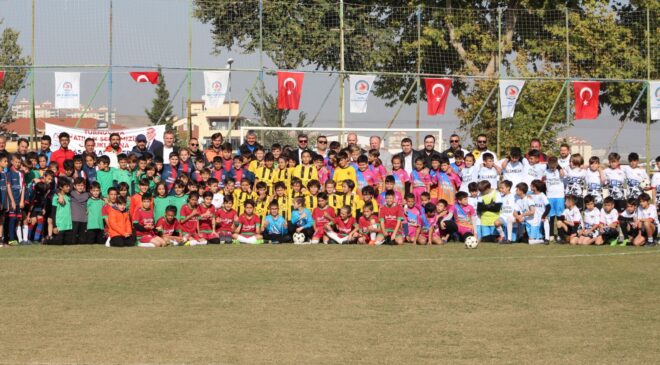 DENİZLİLİ SPORCULAR BU TURNUVADA BOY GÖSTERİYOR