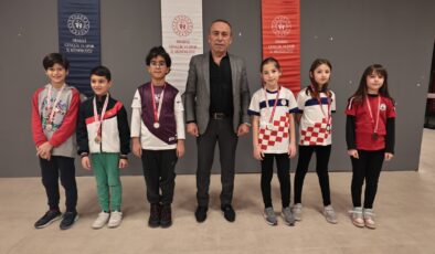 SATRANÇ’TA MADALYALAR SAHİPLERİNİ BULDU