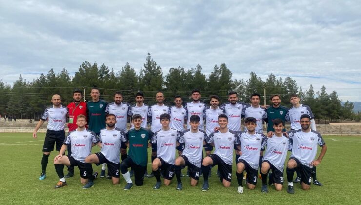 HONAZSPOR ZİRVEYİ ZORLUYOR