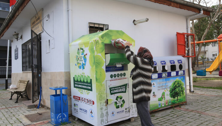 PAMUKKALE’DE ATIKLAR AYRIŞTIRILARAK TOPLANIYOR