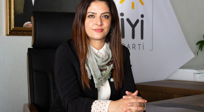 RAZİYE AKIŞIK VEDA ETTİ