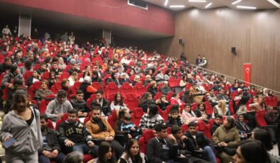 OYUN YAZARINDAN SARAYKÖYLÜ TİYATROCULARA ÖVGÜ DOLU SÖZLER