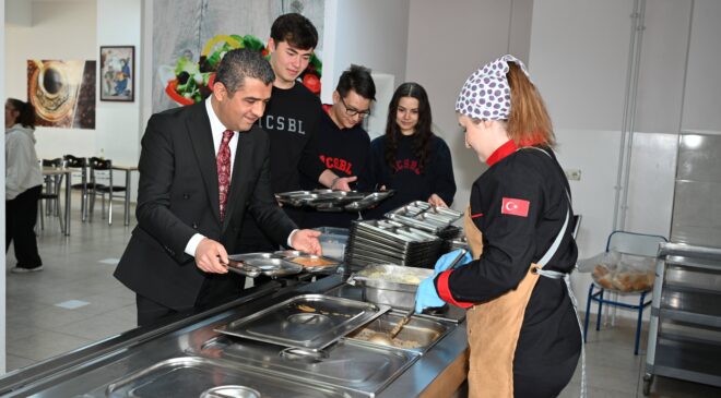 17 BİN ÖĞRENCİ ÜCRETSİZ YEMEK HİZMETİNDEN YARARLANIYOR