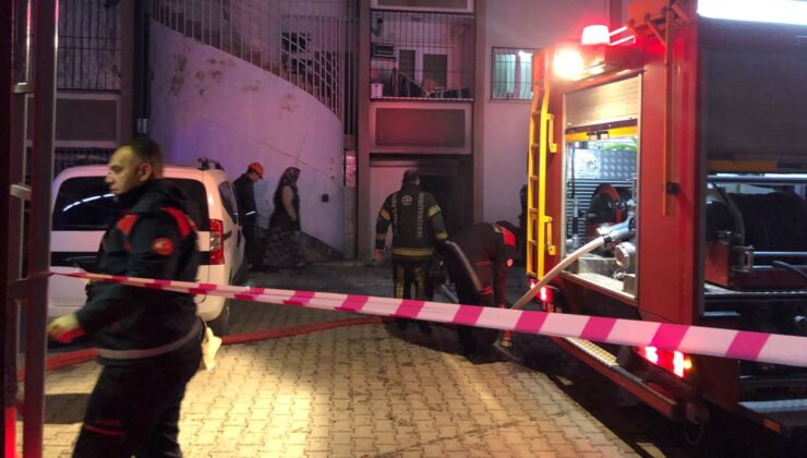 <strong>Yangını izleyen kalabalık anonsla dağıtıldı</strong>