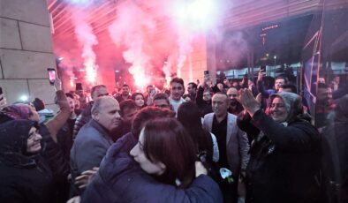 ŞAMPİYONLARA GÖRKEMLİ KARŞILAMA