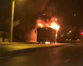 Seyir halindeki otobüste çıkan yangın korkuttu