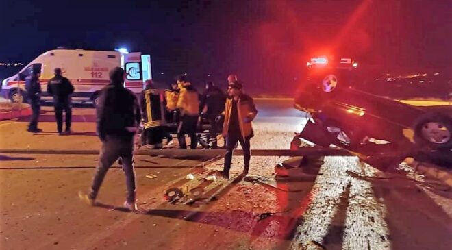 KONTROLDEN ÇIKAN OTOMOBİL TAKLA ATTI