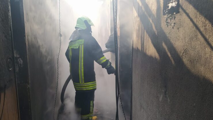 AHŞAP BİNA KÜLE DÖNDÜ