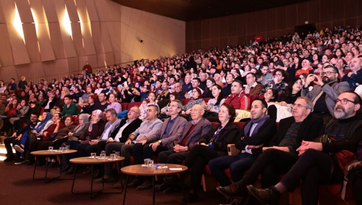 EFSANE SANATÇILAR İÇİN ANMA KONSERİ