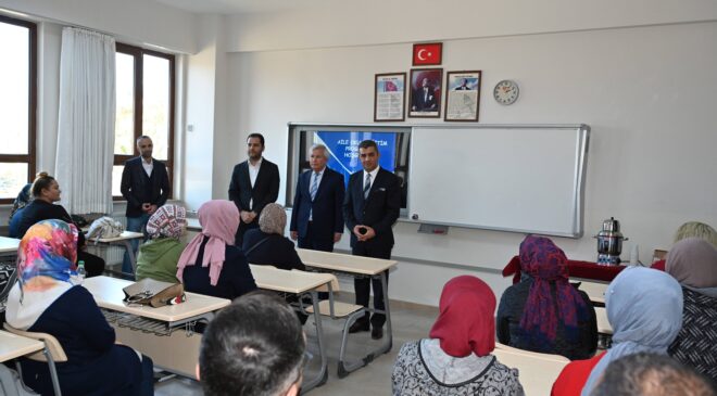 AİLE OKULU PROJESİ İLETİŞİMİ GÜÇLENDİRİYOR