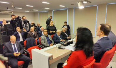 TUNAY: SİYASETİN KRALI MERKEZ SAĞDIR