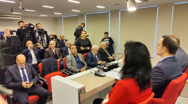 TUNAY: SİYASETİN KRALI MERKEZ SAĞDIR