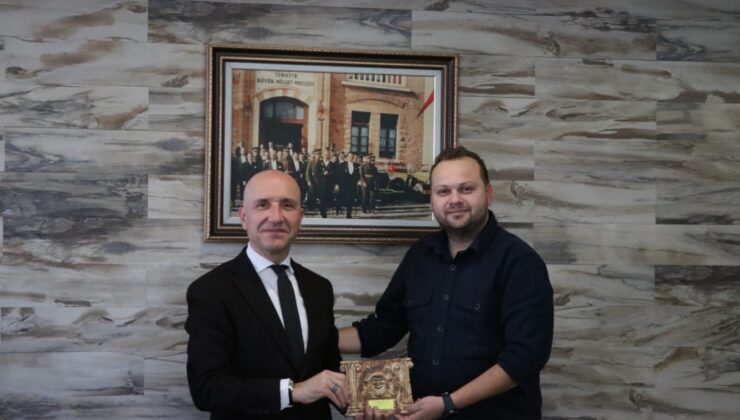 TİYATROCULARDAN TEŞEKKÜR ZİYARETİ