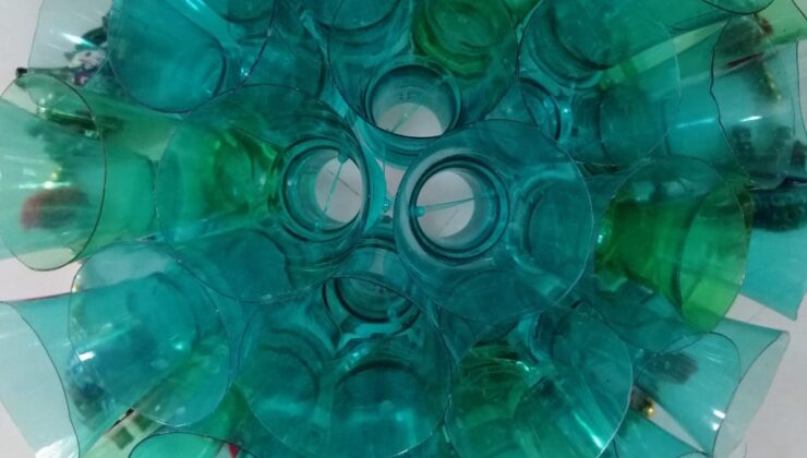 GERİ DÖNÜŞÜM SERGİSİNİ KİTAPLAŞTIRDI