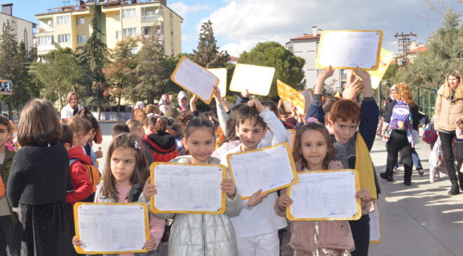 ÖĞRENCİLER KARNE HEYACANI YAŞADI