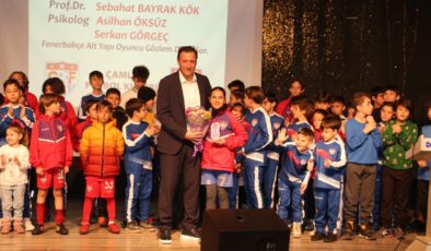 YILDIZ FUTBOLCULARIN SORUNLARI SEMİNERDE ELE ALINDI