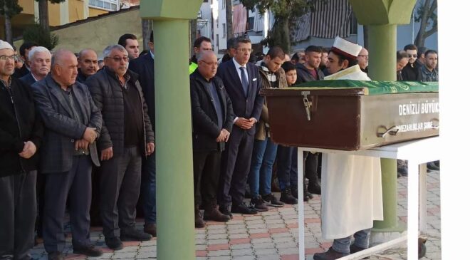 SÜT TOPLAMA ARACININ ALTINDA CAN VERDİ