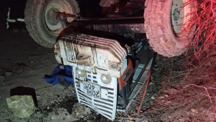 <strong>Devrilen traktörün sürücüsü öldü</strong>