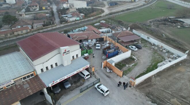 <strong>Fıkra gibi olay: Boş arazilere bina inşa eden yaşlı kadın, senelerce kira tahsilatı yaptı</strong>