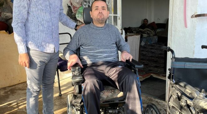 ENGELLİ KARDEŞLERİN TEKERLEKLİ SANDALYE SEVİNCİ