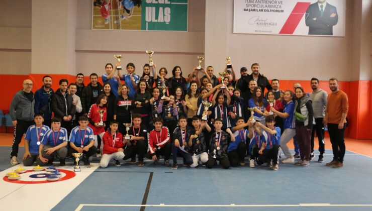 FLOOR CURLİNGDE ŞAMPİYONLAR ÖDÜLLENDİRİLDİ