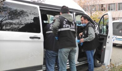 KAVGADA BIÇAKLA YARALANDI