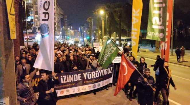 İSVEÇ’E TEKBİR SESLERİYLE TEPKİ GÖSTERİLDİ