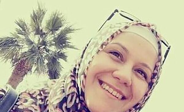 Eşarpla boğup sonra boğazını kestiği karısını kıskançlık nedeniyle öldürmüş
