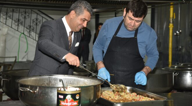 35 BİN ÖĞRENCİ ÜCRETSİZ YEMEK YİYECEK