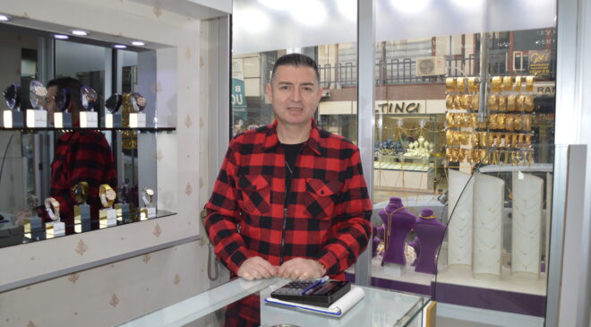 ALTIN UÇUŞA GEÇTİ