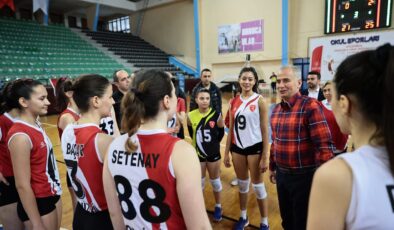 GALİBİYETLERİNİ BAŞKAN ZOLAN’A HEDİYE ETTİLER