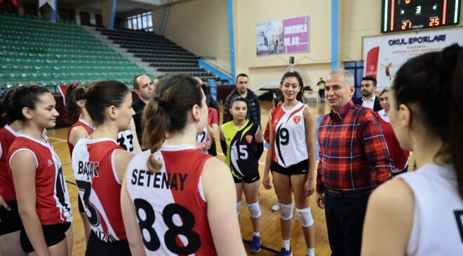 GALİBİYETLERİNİ BAŞKAN ZOLAN’A HEDİYE ETTİLER