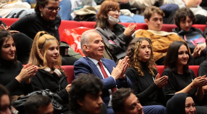 GENÇ DOSTU BÜYÜKŞEHİR’DEN GENÇLERE BÜYÜK JEST