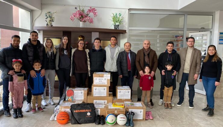 MİNİK YÜREKLERE DOKUNUYORLAR