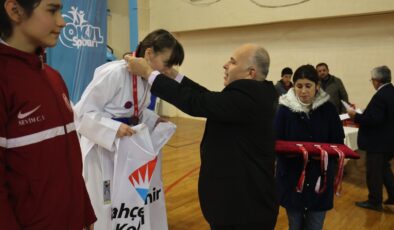 KARATE MÜSABAKALARI NEFESLERİ KESTİ