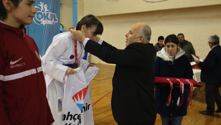 KARATE MÜSABAKALARI NEFESLERİ KESTİ