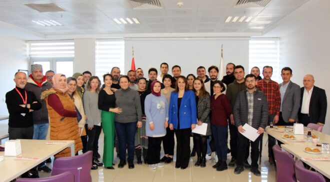 ÖZTÜRK: EL BİRLİĞİYLE DEPREMİN YARALARINI SARACAĞIZ