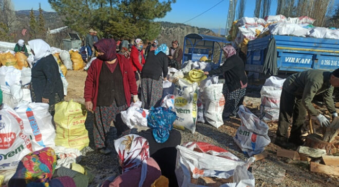 ALİVERENLİLER’DEN DEPREMZEDELERE 30 TON YAKACAK