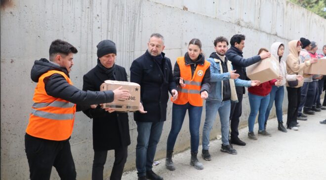HATAY’A 4 TIR YARDIM MALZEMESİ GÖNDERİLDİ