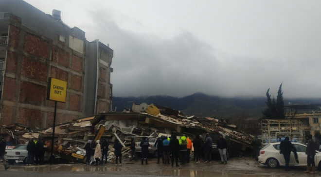 Hatay’da depremin yıkımı gün ağarınca ortaya çıktı