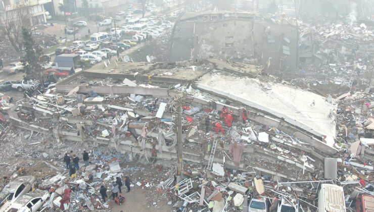 Kızı, üç gün önce aldığı evin enkazında kaldı: ‘Kızıma ev değil mezar almışım’