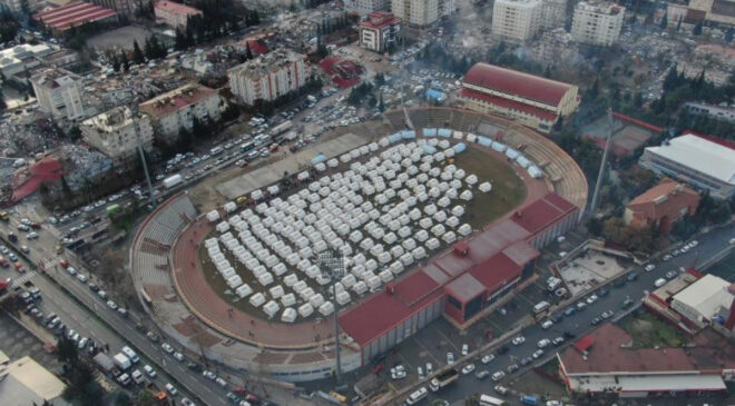 12 Şubat Stadyumu çadır kente dönüştürüldü