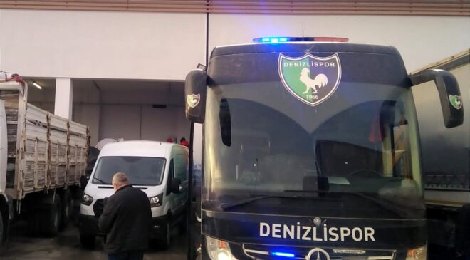 DENİZLİSPOR’UN OTOBÜSÜ DEPREM BÖLGESİNDE