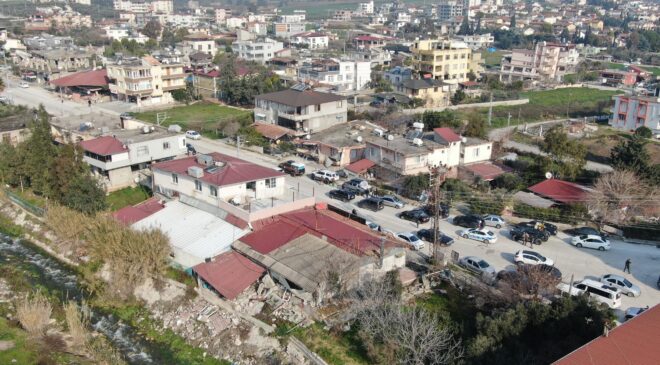 Yerle bir olan Hatay’dan dramatik görüntüler
