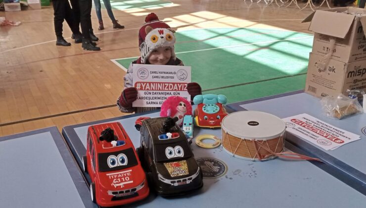 MİNİK YÜREKLERDEN DEPREMZEDELERE YARDIM