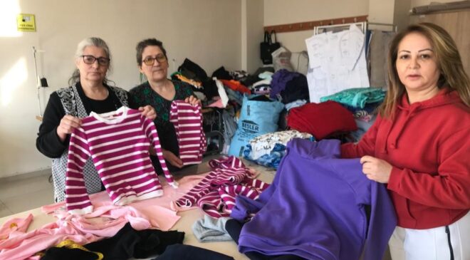 Depremzedeler için kıyafet örüyorlar 20.02.2023 09:01