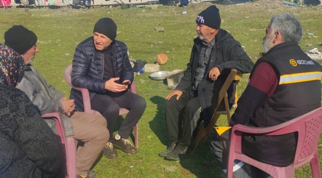 BAŞKAN ÖZBAŞ, TÜM İMKANLARIYLA DEPREM BÖLGESİNDE
