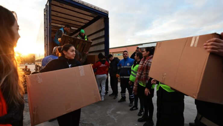 DENİZLİ BÜYÜKŞEHİR’DEN DEPREM BÖLGESİNE 35 TIR
