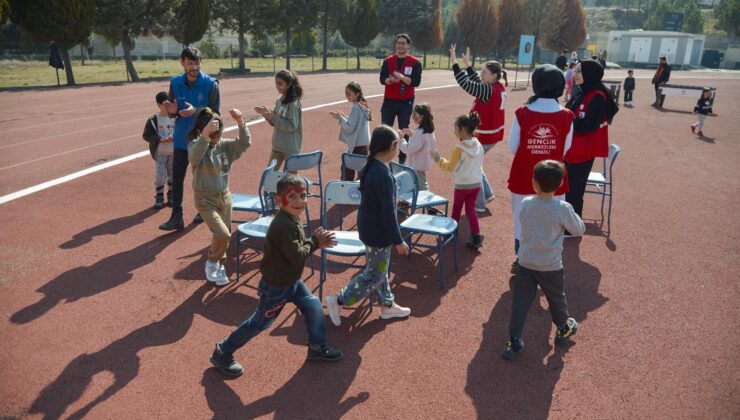 KIZILAY’DAN MANEVİ DESTEK